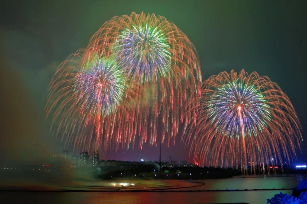 昨夜萍乡烟花璀璨