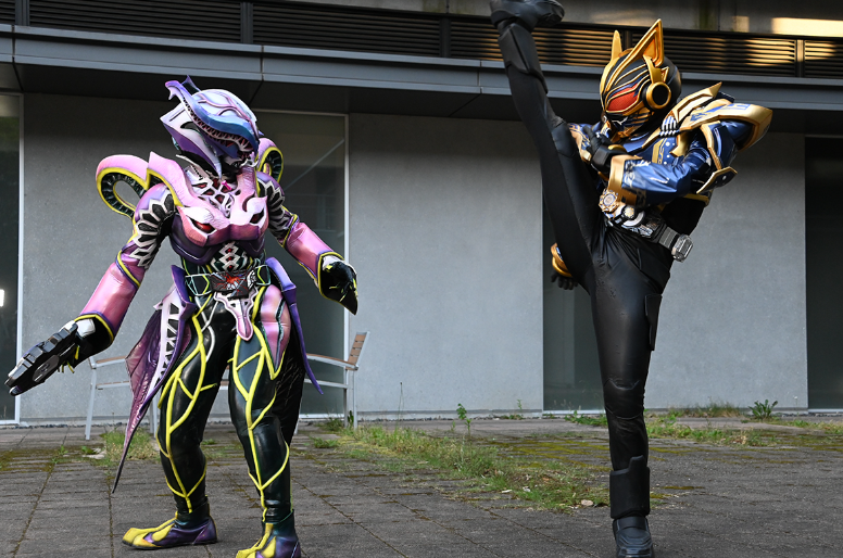 假面骑士极狐:女主娜猫回归变身 成功解锁最终形态幻想带扣-腾讯新闻