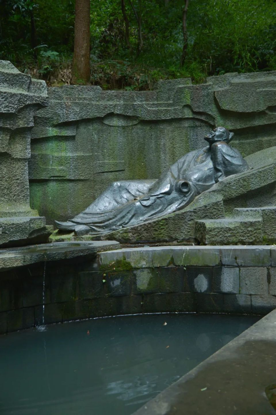 敬亭山的云海,茶园,竹林.初夏的绿意浓到化不开