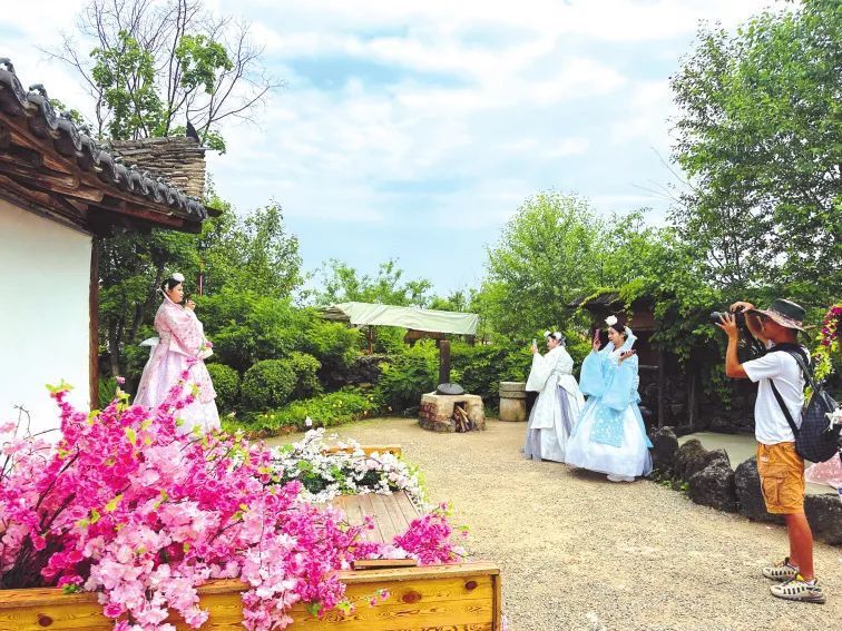 中国旅游报：玩法有新意 产品够“young”气 吉林省延边州文旅产业发展迸发新活力_腾讯新闻