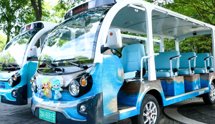 乘坐上了亚运观光车,环湖而游,沉浸体验"看亚运,游西湖"的美好游览线