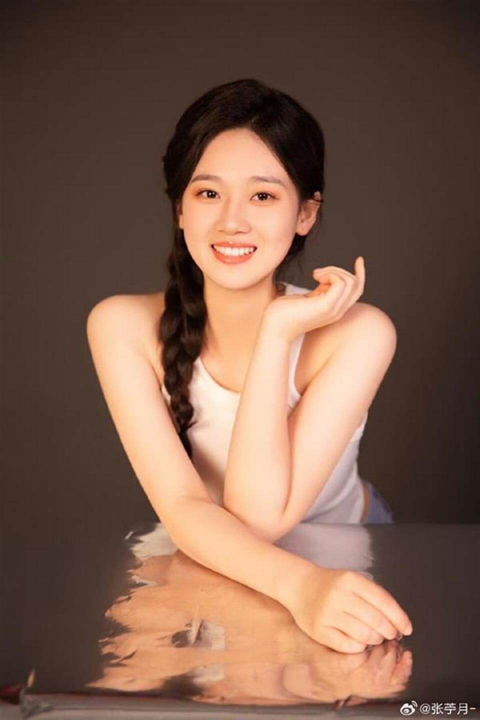 央视上新5名主持人:有"尹颂师妹",还有"暨大赵丽颖"