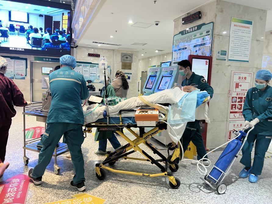 關于首都醫科大學附屬北京口腔醫院急診科醫生跑腿代掛聯系的信息
