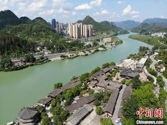 航拍贵州铜仁大明边城