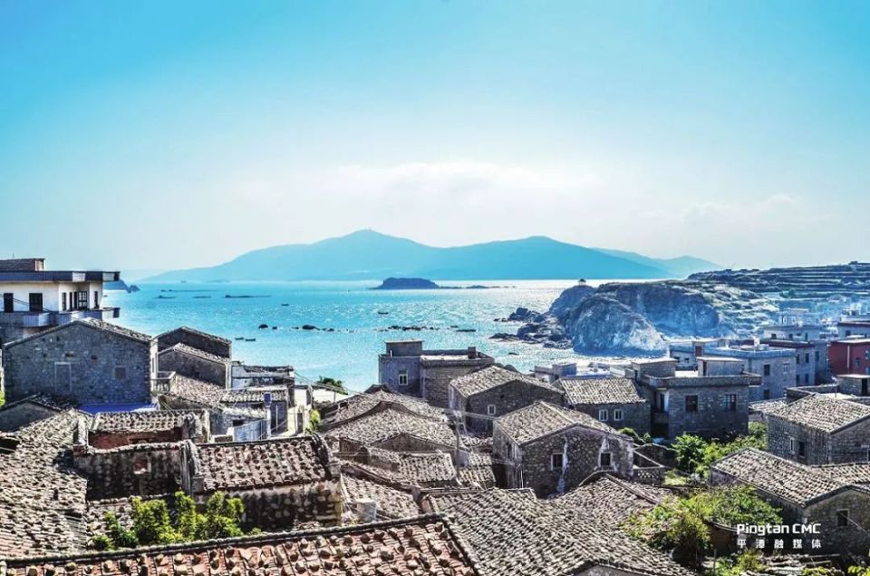 每年的 4 月至 6 月平潭岛仿佛被施予了魔法成为了蓝眼泪的梦幻世界那