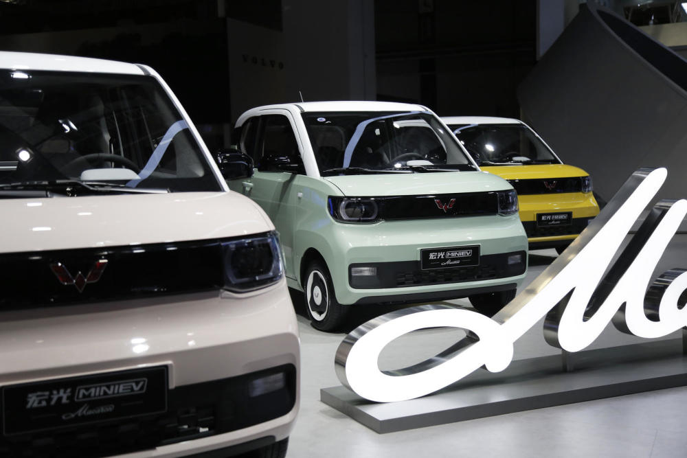 五菱宏光miniev限时降价全系298万元起重回2万元时代