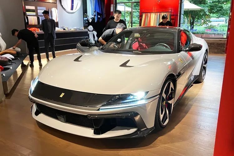 双座gt跑车,v12全面升级,法拉利全新车598.8万起