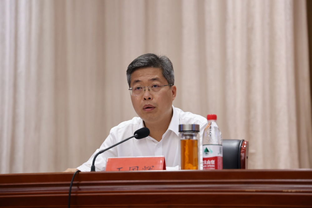 王国辉强调,面对中医药发展难得的战略机遇期,要进而有为,奋勇争先,为