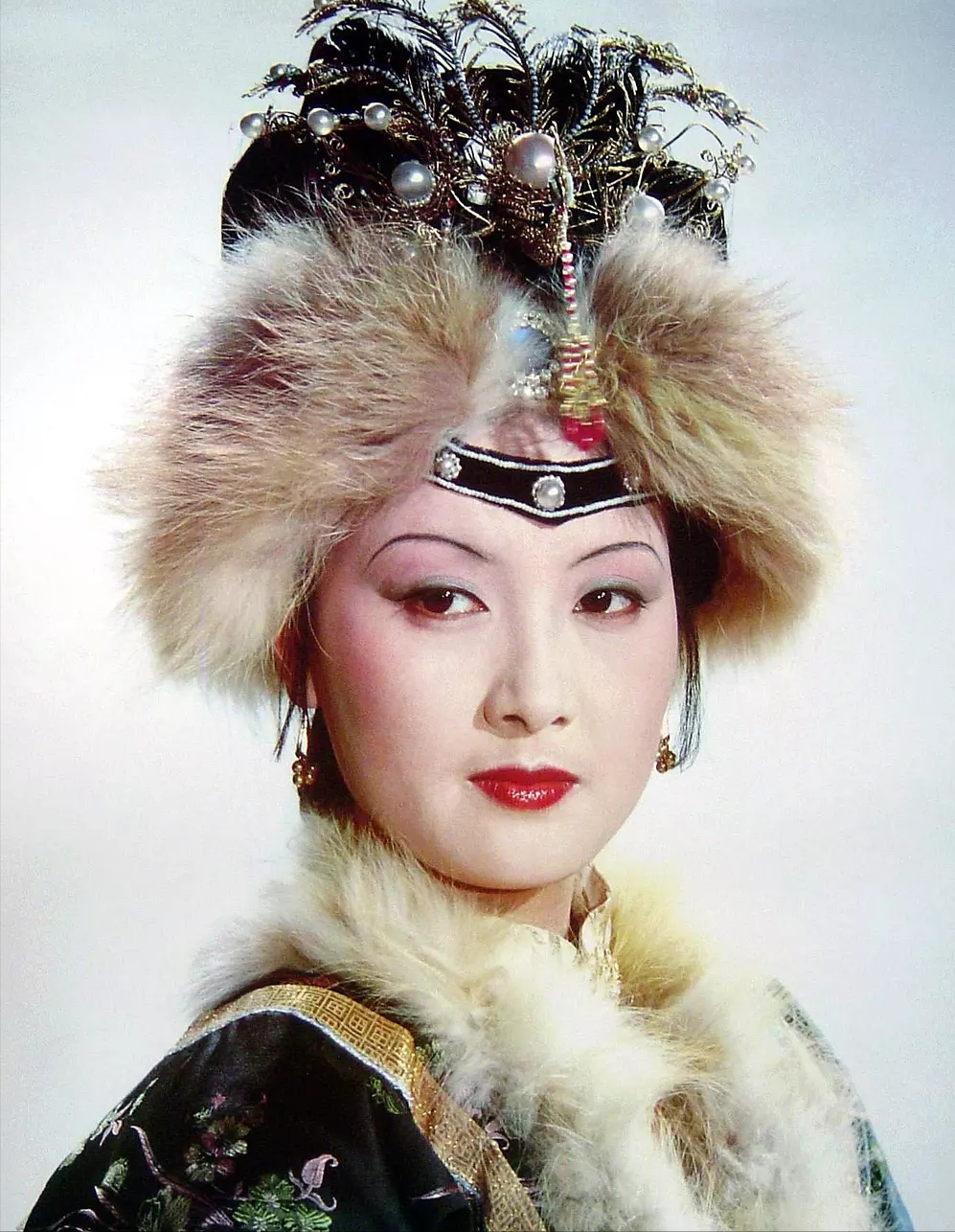 看了87版红楼梦的试妆照,才知道后来化妆师换成杨树云有多正确