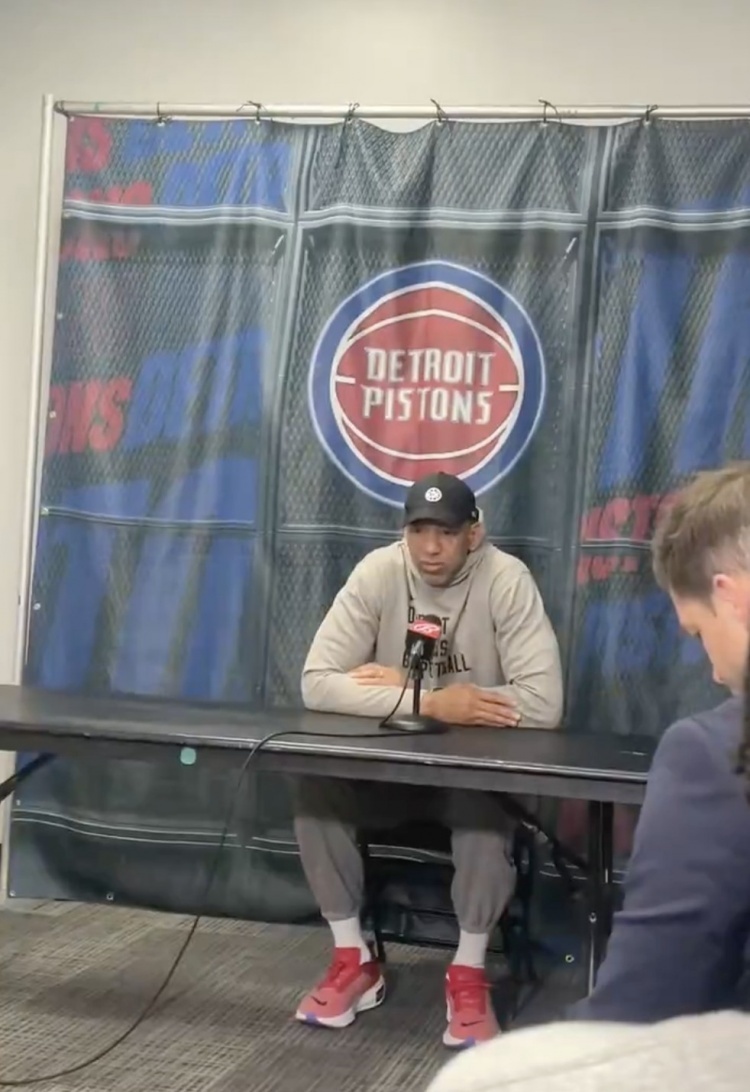 蒙蒂东契奇让我想起了魔术师约翰逊他俩都身材高大视野开阔