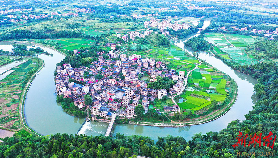 构成了一幅壮美的人与自然和谐共生的生态乡村画卷