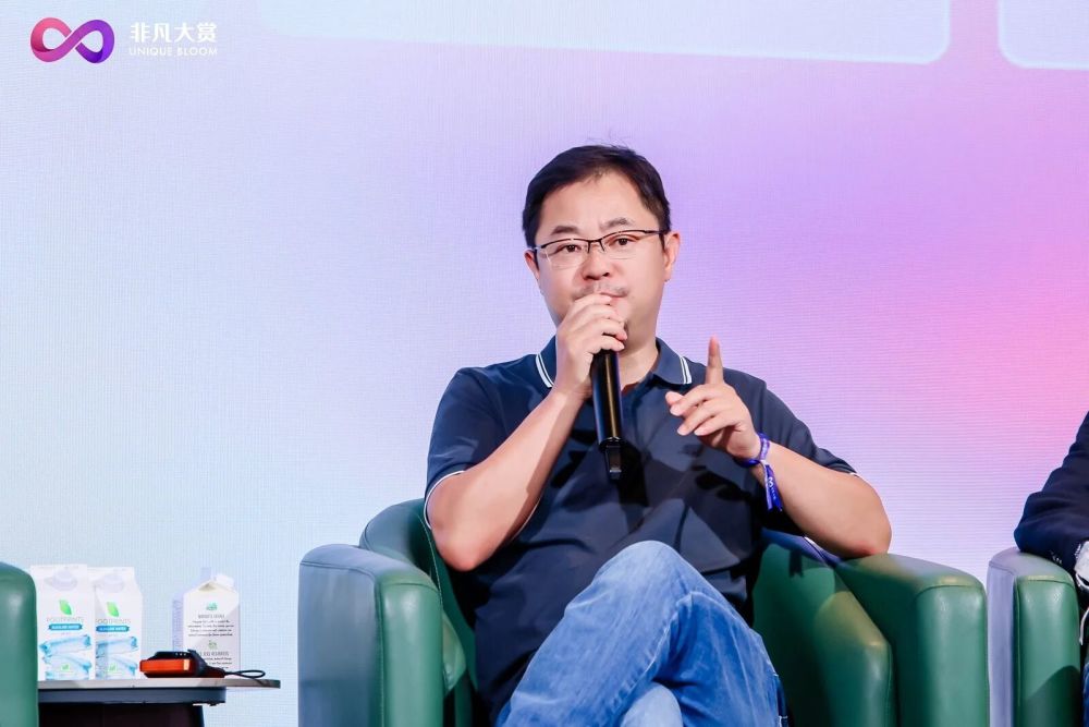 AI出海最魔幻的一幕出现了：新加坡人想打进国内，中国人急着走向海外” · 原文图片 2
