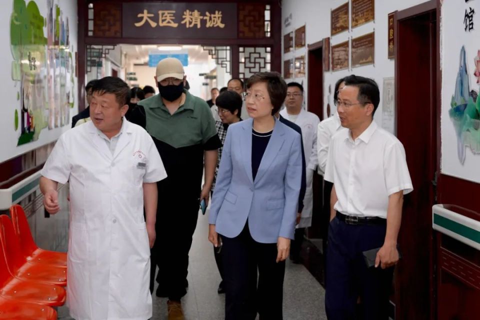 唐山市卫生健康委党组书记,主任魏明,迁安市副市长焦燕为"唐山市县际