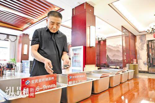 蔚县石头如何织出月背中国红