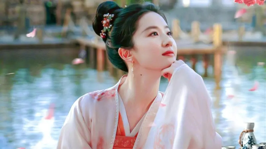 国产古装剧的服化道,为什么一股现代味?