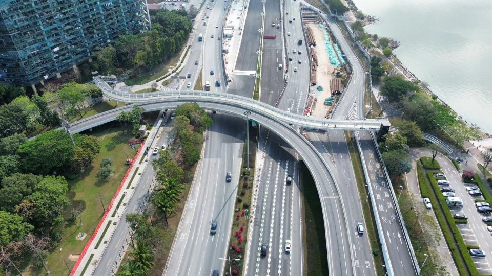 深圳滨海大道(总部基地段)交通综合改造工程主线正式通车