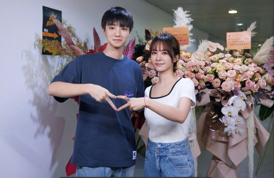 王俊凯现身蔡依林演唱会,牵手唱歌荷尔蒙爆棚,曝2点理想型标准