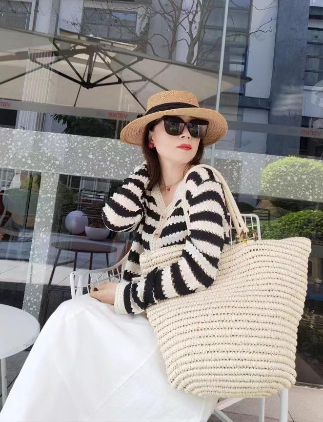 学学这位70后妈妈的穿衣思路,时尚又显年轻,一点看不出真实年龄_腾讯