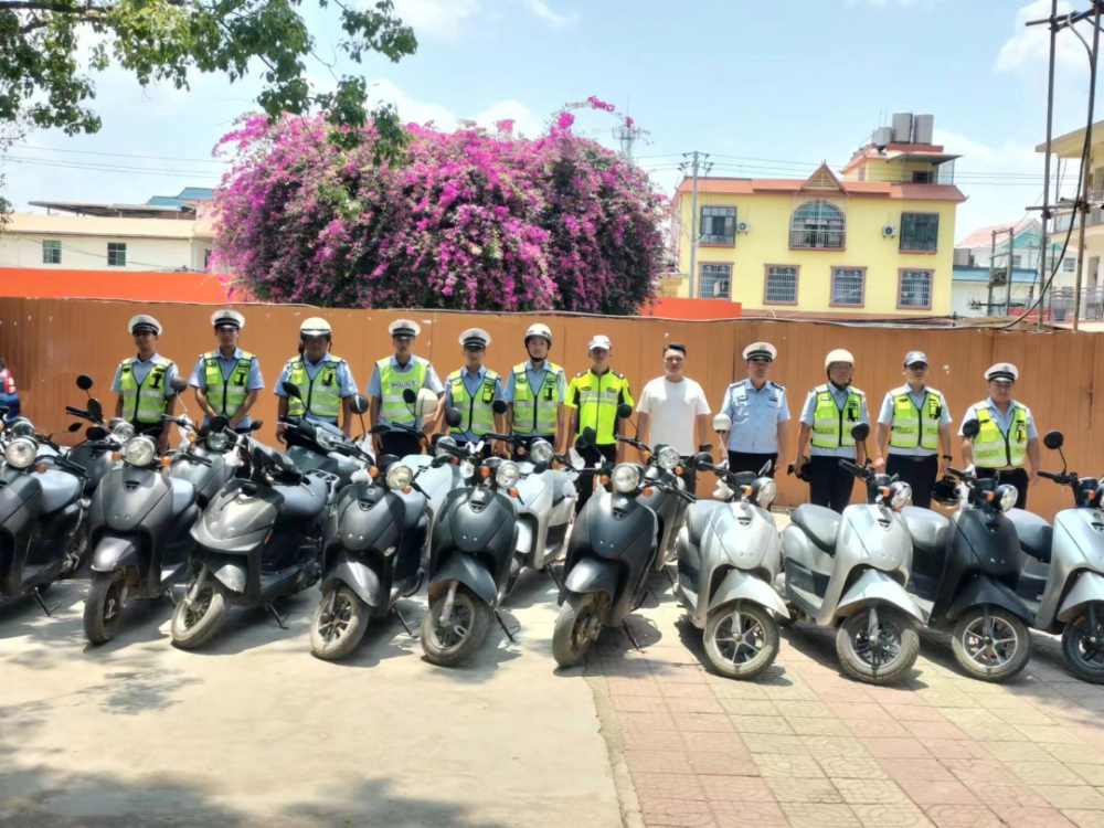 芒市严查未成年人无证驾驶!