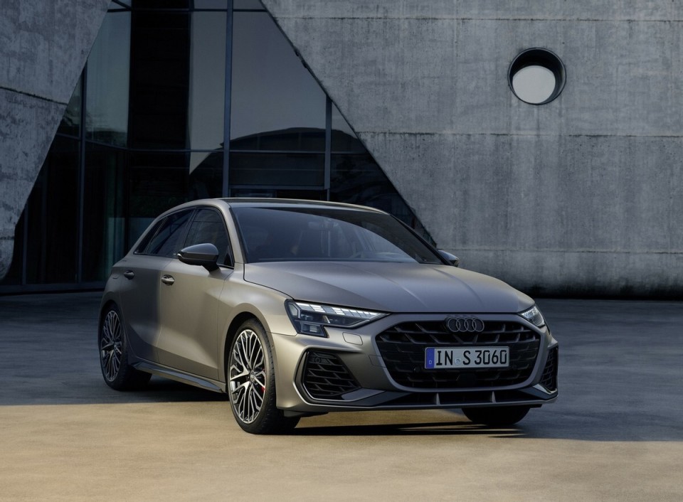 新奥迪s3官图!小钢炮依旧炸裂,设计锐利,欧洲售价约合43.68万