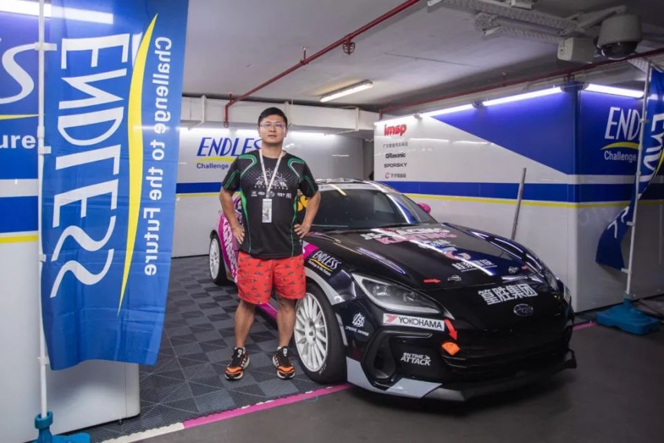 赛车精神火热东莞驰鹏陈大兴澳门遭遇碰撞仍获路车排位第三