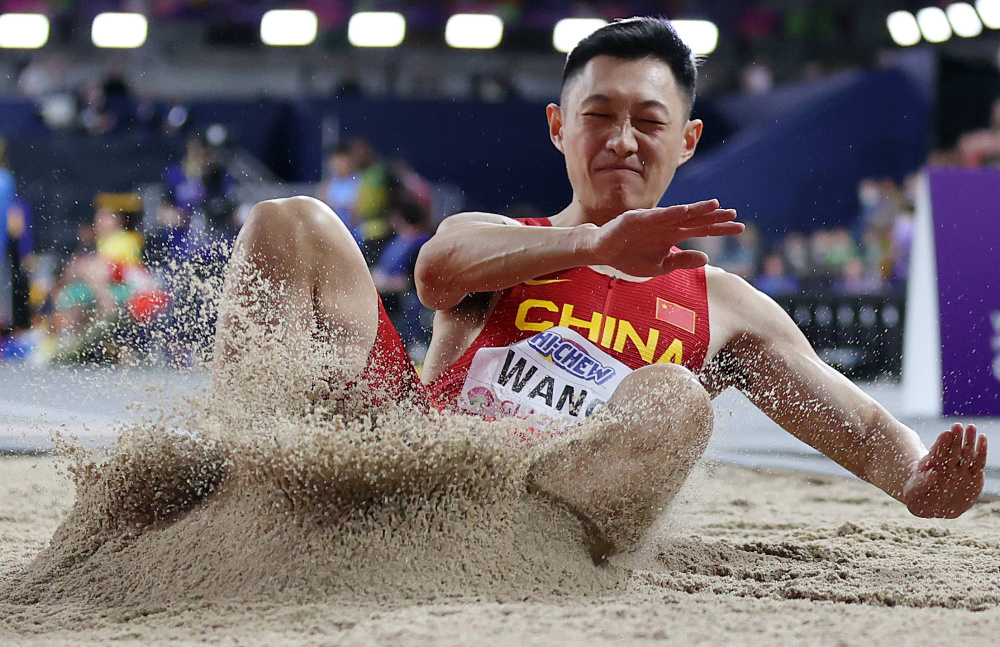 田径室内世锦赛王嘉男获男子跳远第九名