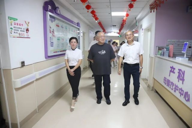 前香港理工大学副校长、香港能仁专上学院署理校长、西南医科大学