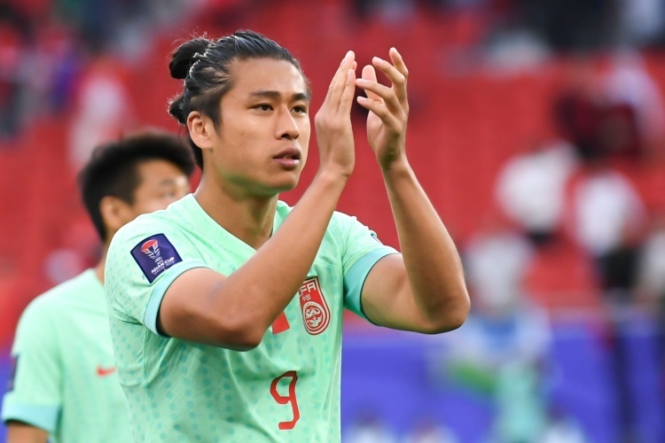 媒体人:张玉宁,阿兰状态恢复,对武磊停赛的国足来说太重要了