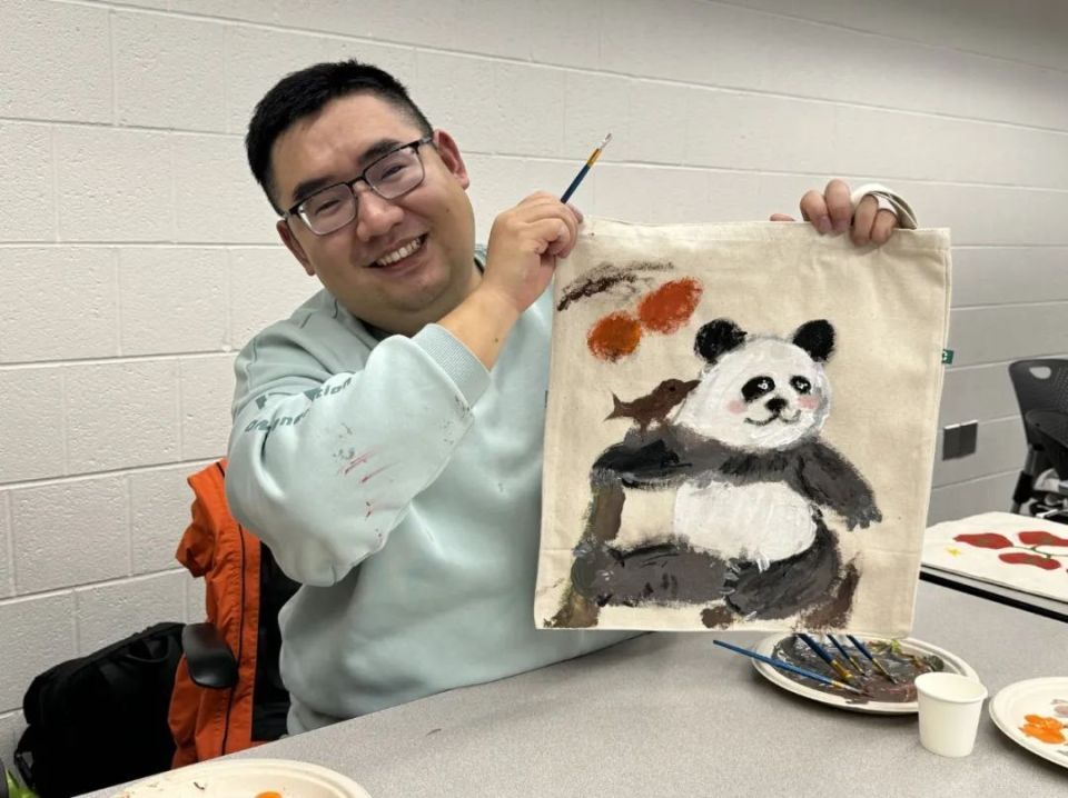 听说,人大有位"熊猫博士"?_腾讯新闻