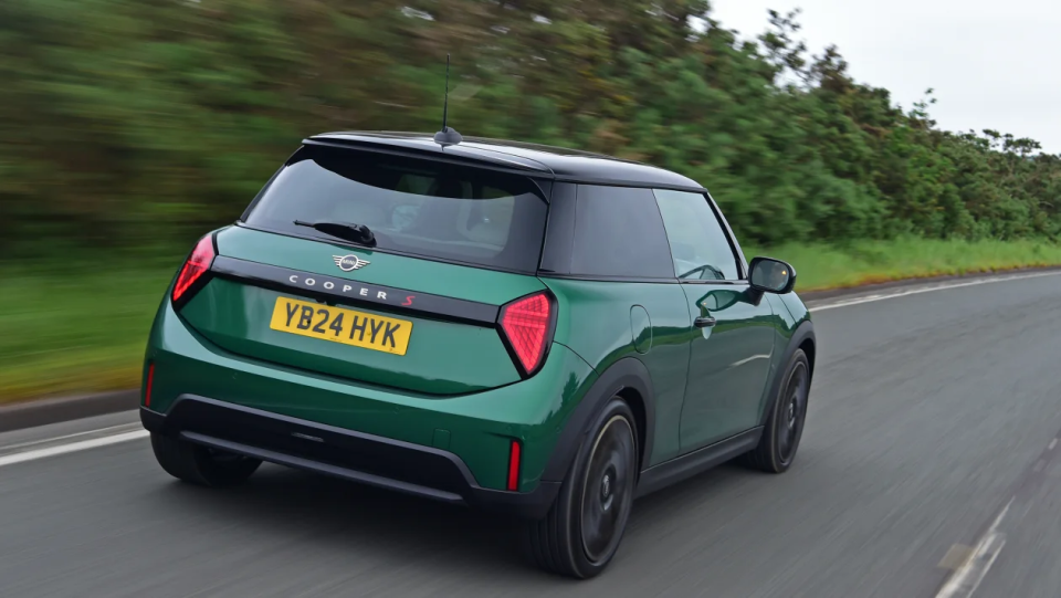 燃油版本还是有的,全新mini cooper s实车图发布