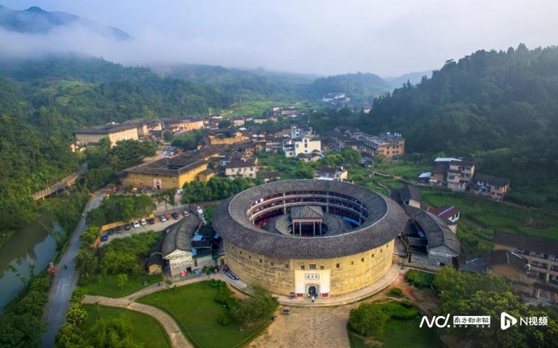 俞敏洪带队,东方甄选福建专场从永定土楼开启