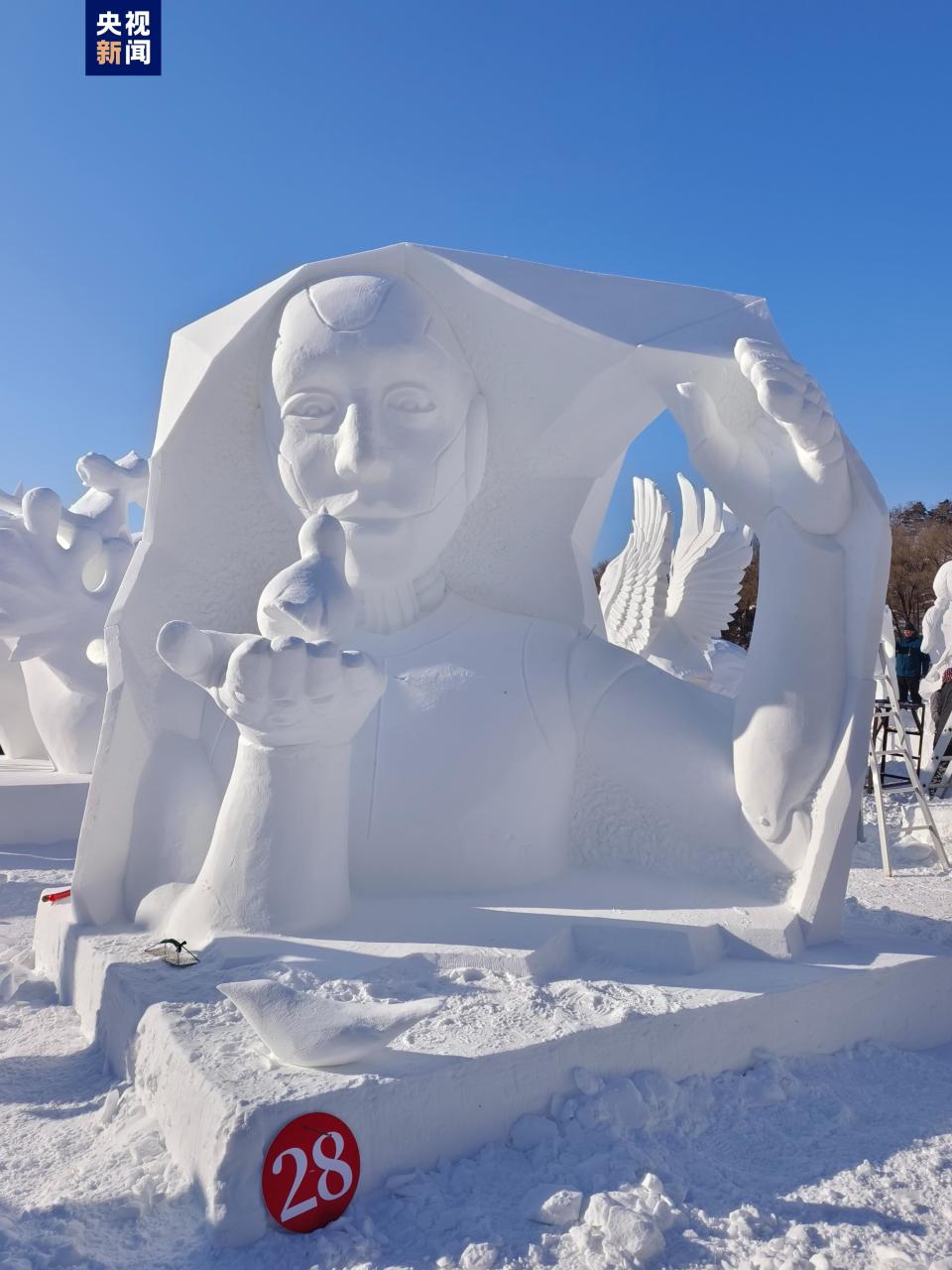 雪雕猛禽图片