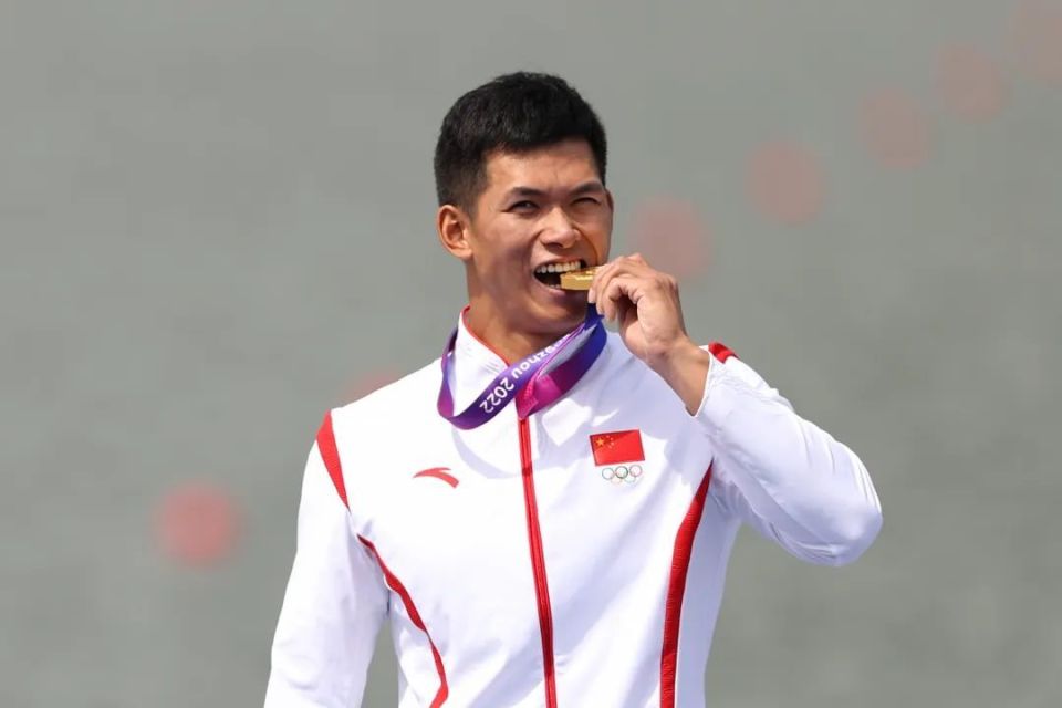金华小伙王丛康夺得亚运冠军 明天继续为他加油