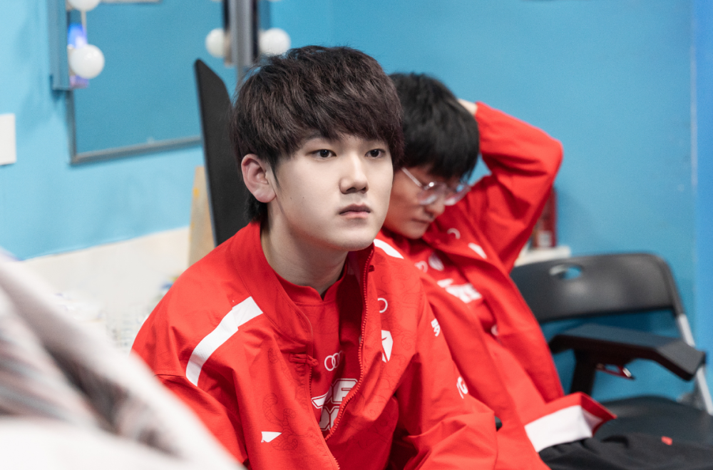 tes四连败白色月牙成功洗白jkl成短板