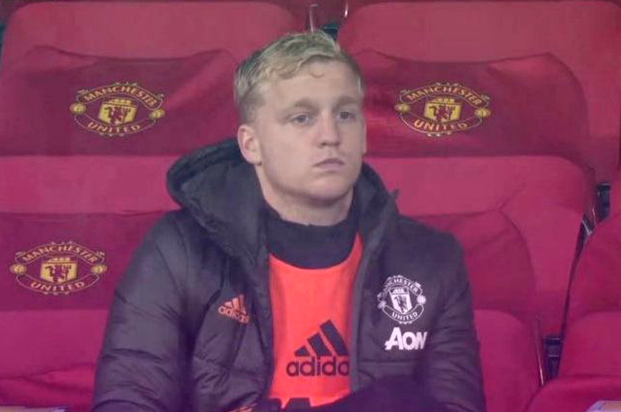 范德贝克遭退货夏窗恐无处可去曼联或被迫再留其一年人财两空