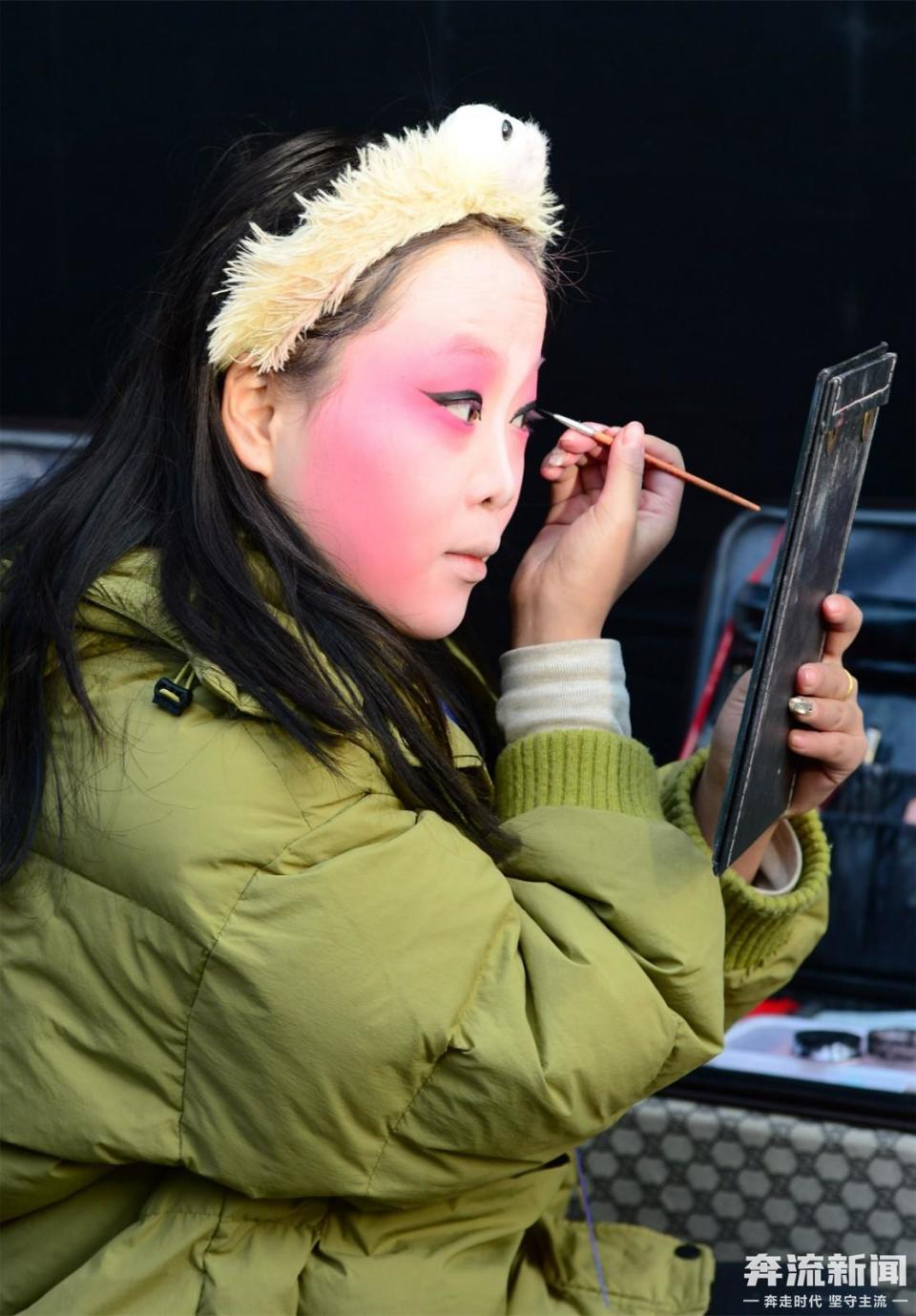 安万剧团兰州开唱！线上线下200余万人看大戏 安万：被兰州暖到了_腾讯新闻