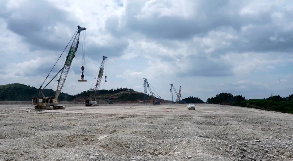 【融媒体中心新闻播报】盘州官山民用机场工程建设正有序推进