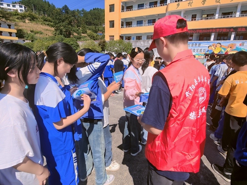 开阳县花梨镇中学图片