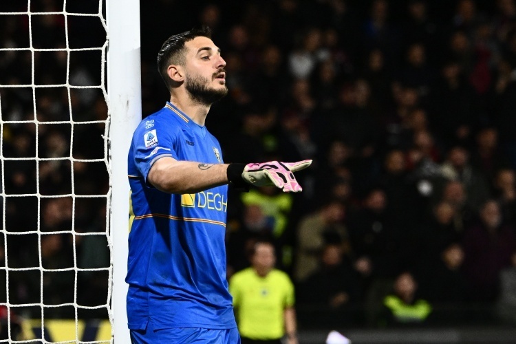 法尔科内罗马是我最喜欢的球队但对罗马的比赛我会竭尽全力