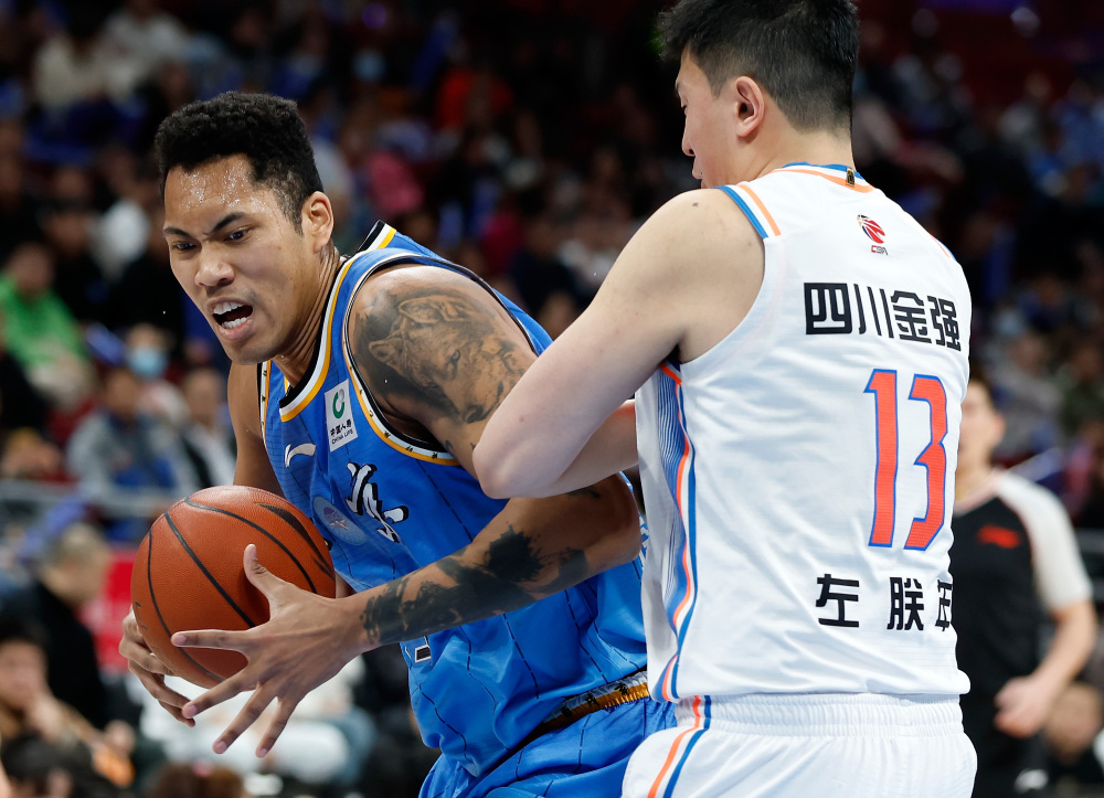 篮球cba常规赛北京北汽迎战四川金强
