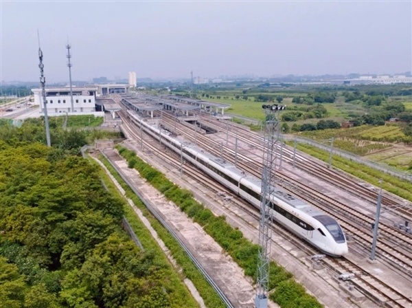 全国铁路6月15日实行新的列车运行图:京广高铁全线350km/h运营