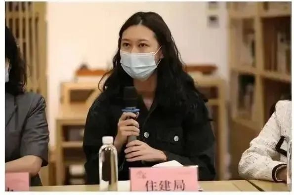 早读 | 国家烟草局原局长被捕!00后女生工作一年半拟任副局长!