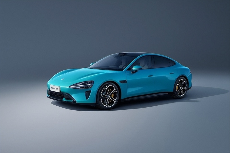 打压的那三年,小米面对这波机会也没有吃到什么高端市场,汽车也是一样