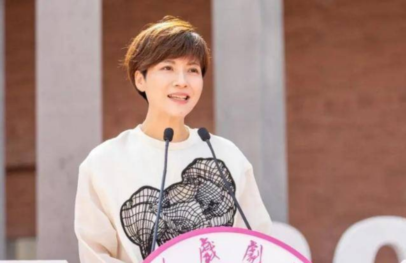 前央视主持吉雪萍转行,创业后仍美丽,首回应老公台湾军火商传闻