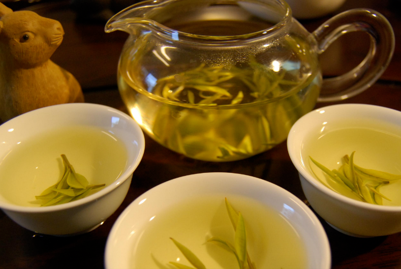 长期喝白开水与长期喝茶的人相比,哪个更养人?医生告诉你真相!