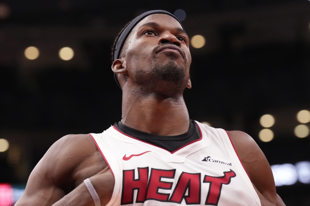 哈特:四月之前是巴特勒的支线任务 现在他进入主线任务了!