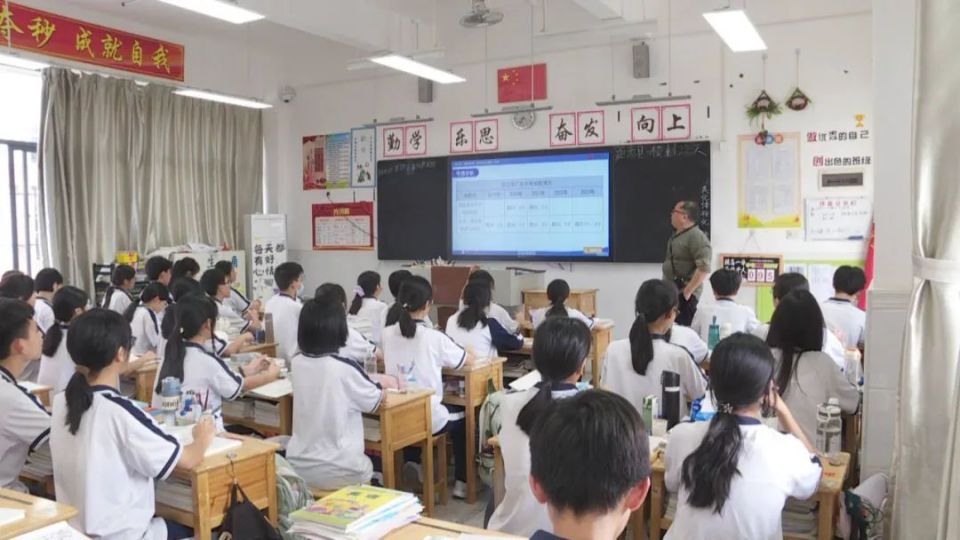 惠东县西枝江中学:让文明之风拂润校园_腾讯新闻