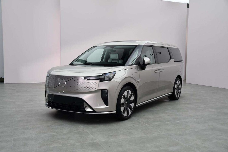 沃尔沃首款mpv来袭售价818万续航738km能成功吗