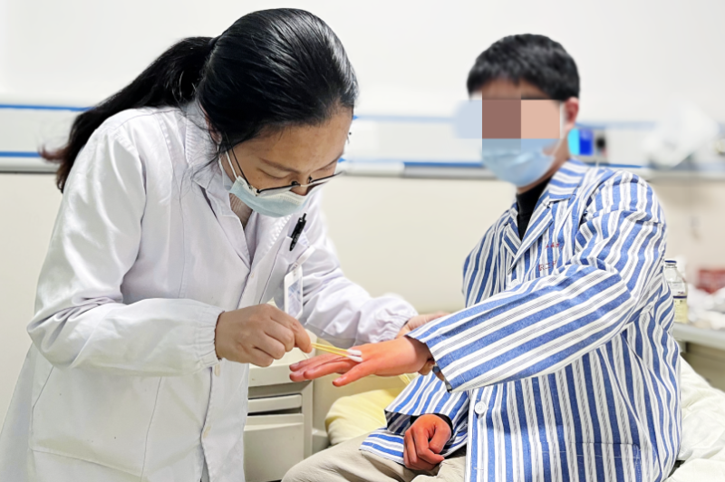 当心“冻手冻脚”！医生提醒劳动者注意保护这些部位_腾讯新闻