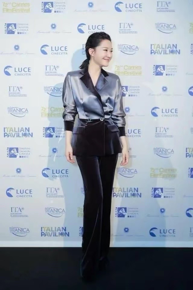 小s同框许晴输太多,穿"恨天高"还矮半个头,别说身高不重要了_腾讯新闻